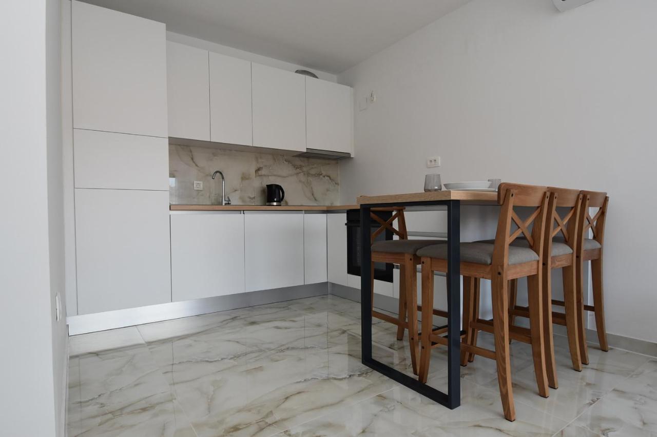 Apartment M Close To The Center Murter