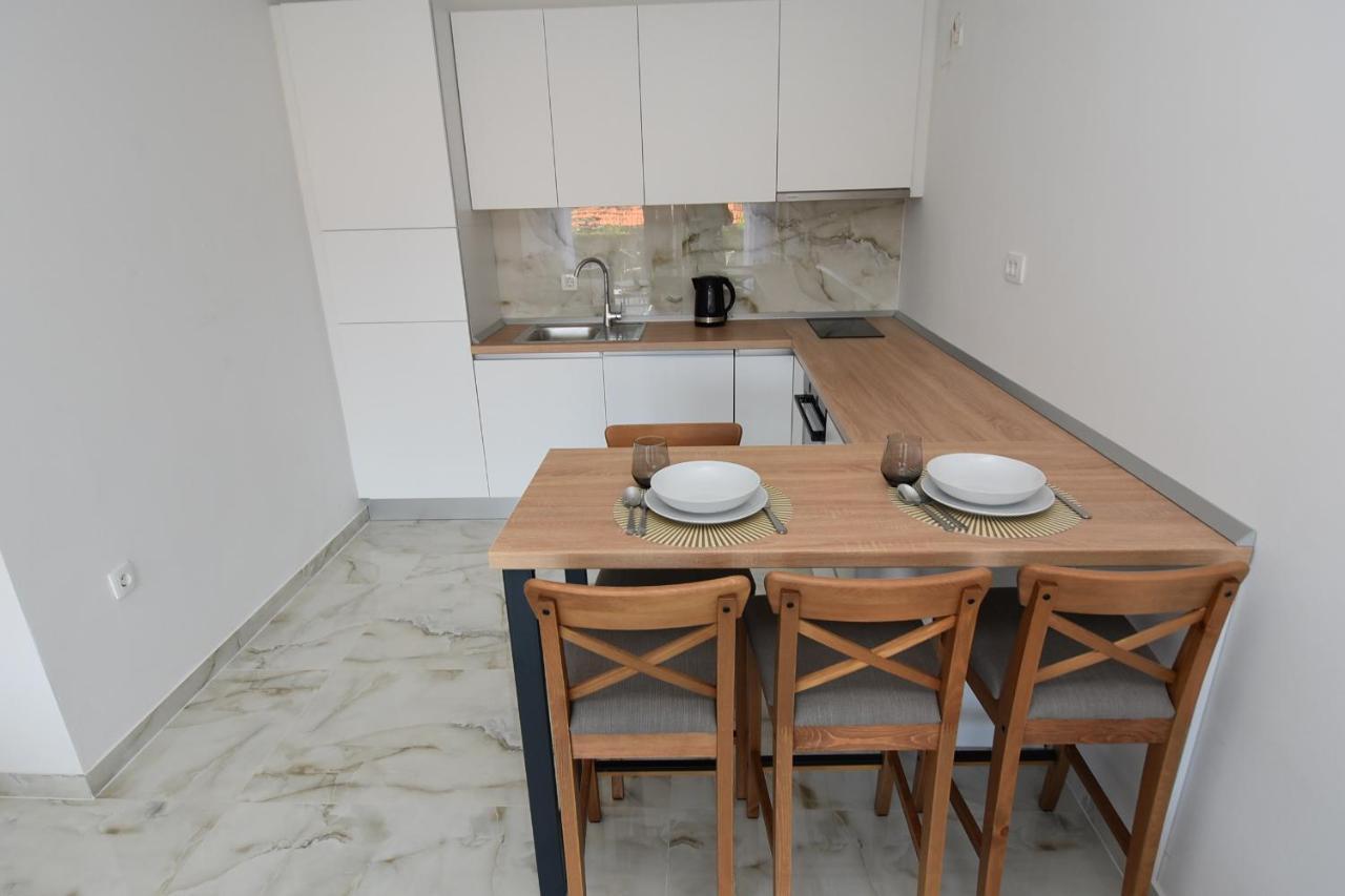 Apartment M Close To The Center Murter