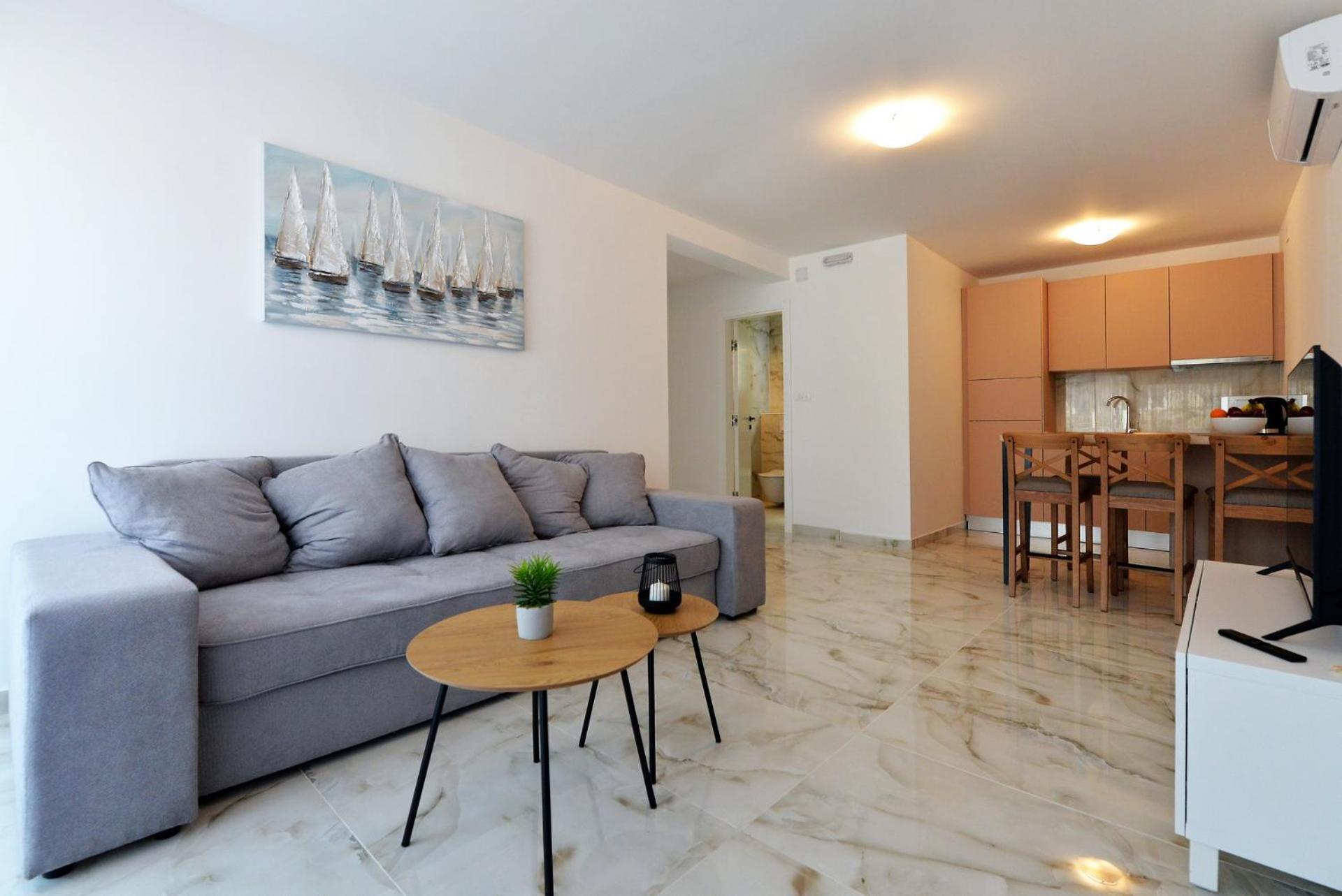 Apartment M Close To The Center Murter
